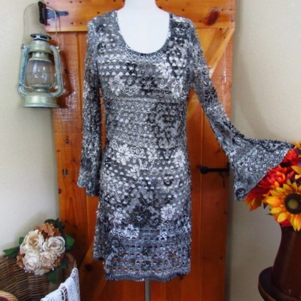 MECHANT Layering Cut Out Bell Sleeve Mini Little Black White Dress Size S